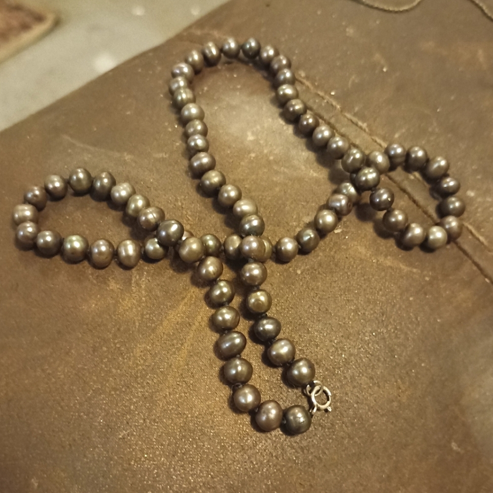 Chocolate Tahitian Pearl Necklace w/Sterling Silver Clasp.